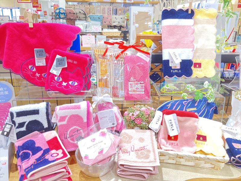 挨拶やギフトに 可愛いハンカチ入荷しました How S 株式会社ハウズ ポータルサイト