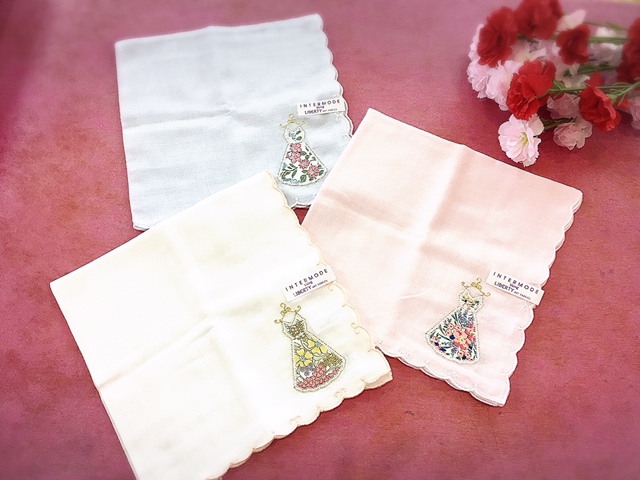 持っているだけで気持ちが華やぐ”Liberty(リバティ)”ハンカチ