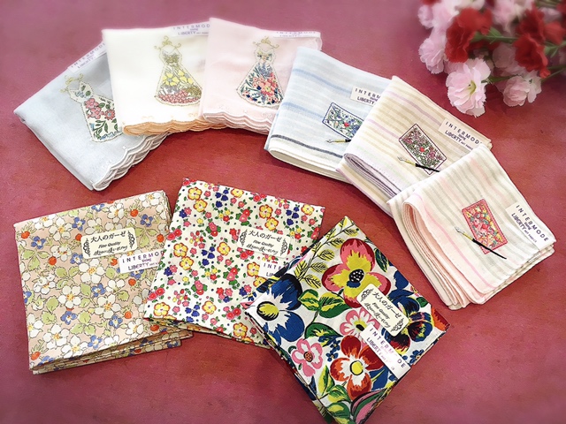 雑貨店ハウズスタッフ一押しアイテム 持っているだけで気持ちが華やぐ Liberty リバティ ハンカチ ふくおかナビ