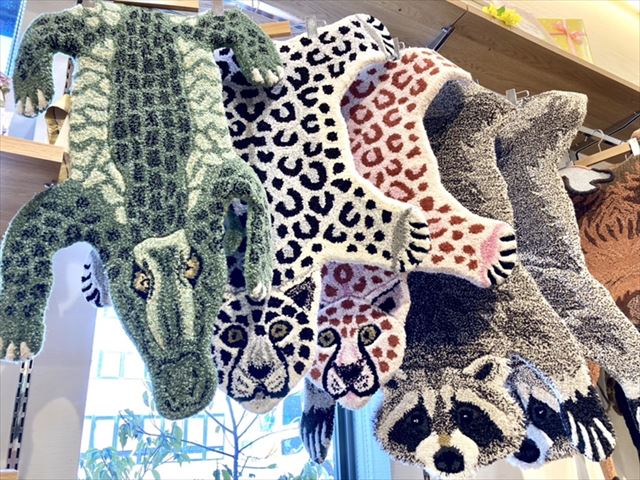 ウール100％ 癒しの動物ラグ… │ how's -株式会社ハウズ ポータルサイト-