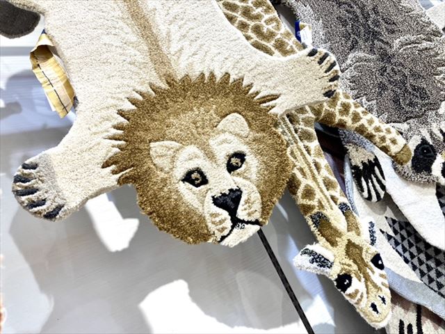 ウール100％ 癒しの動物ラグ… │ how's -株式会社ハウズ ポータルサイト-