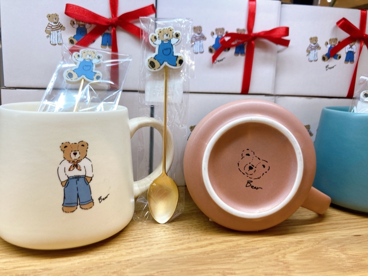 おすましBearマグ♪ │ how's -株式会社ハウズ ポータルサイト-